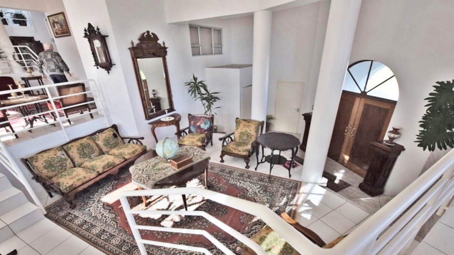 5 Bedroom Property for Sale in Plattekloof Western Cape